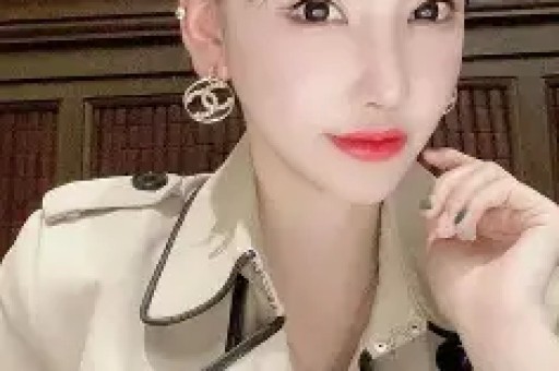 内娱1天4大瓜！顶流恋情、深夜泡酒吧、全身整容一个比一个离谱