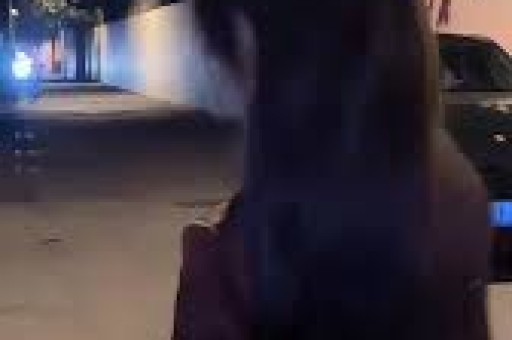 李佳琦直播间方面回应：李佳琦未婚、不退休“退出直播事业”为误读